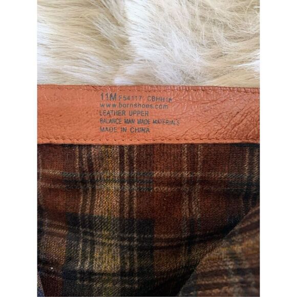 Born Womens Suede Heeled Bootie Ankle Boots Water Resistant Size 11 M - Picture 4 of 8